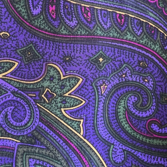 Linda Allard for Ellen Tracy 90’s Silk Paisley Button Front Shirt. - Picture 9 of 9